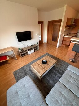 Prenájom 2-izbového bytu s garážovým parkovaním na Zongorke - 5