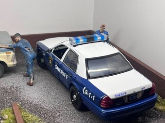 1:18 The Walking Dead TV Series Model Car - 5