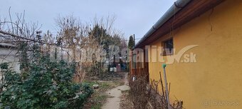 Široký pozemok 754m2 v pokojnej ulici v obci Tešedíkovo. - 5