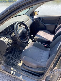 Ford Focus 2005 MK1 - 5