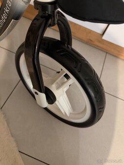 Odrážadlo SPACE čierna/ružová KINDERKRAFT - 5