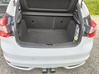 Ford Focus ST - 5