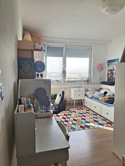 Ponúkame na predaj priestranný trojizbový byt v centre obce - 5