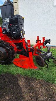 Predám kultivátor Briggs Stratton - 5