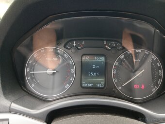 Skoda octavia scaut 4x4 - 5