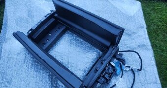 Mercedes GLE W167 - laktova opierka, Corolla E21 - nalepky - 5