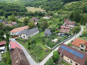 ZNÍŽENÁ CENA Chata na slnečnom 20 árovom pozemku v obci Veľ - 5