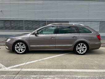 Superb Combi 2.0 TDI CR Elegance 4x4 DSG Panorama Webasto - 5