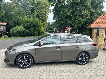 Predám Toyota Auris Tourning Sports 1.6 benzín Automat - 5