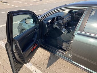 Toyota Avensis T25 2.0 D-4D - 5