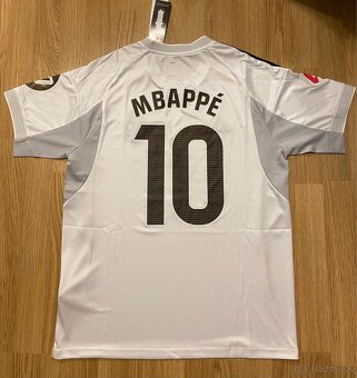 Real Madrid dres Mbappé 10 – LaLiga – veľkosti M a L – nový - 5