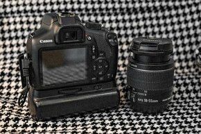ZNÍŽENÁ CENA Canon 1300D s Gripom,2 objektívmi,4 batériami - 5