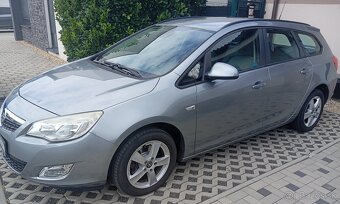 Opel Astra SPORTS TOURER - 5