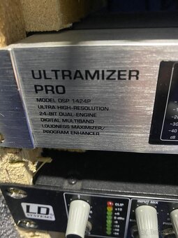 Zvuková technika Behringer - 5