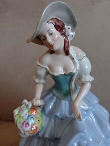 Porcelanova soska dama v klobuku - 5