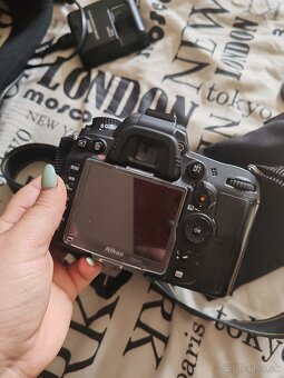 Zrkadlovka Nikon - 5