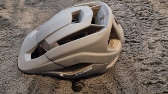 Prilba na bicykel - 5