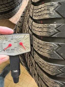 Predám sadu pneumatík+plechové disky na Toyota Proace City - 5