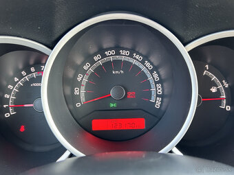 Kia Venga 1.4 benzín 66kW | 1/2011 | 124 000 km | 1.m. | STK - 5