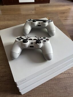 Sony PlayStation 4 Pro 1TB - 5