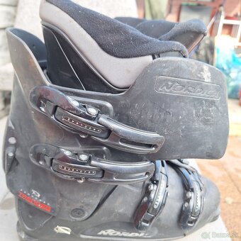 Lyže a lyžiarky - 5