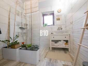 Tichá ulička - priestranný RD - krásny pozemok - 5