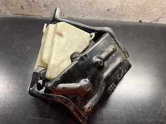 pajero 1 držiak akumulátora - 5