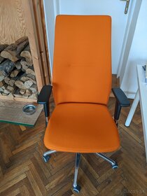 Nastaviteľné kancelárske stoličky - 5