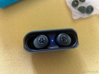 Bluetooth sluchatka JLAB - 5