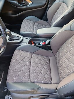Toyota Yaris Cross Hybrid - 5