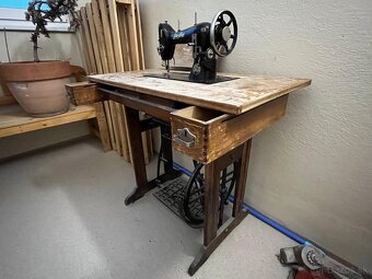 Šijací stroj - stôl - 5