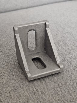 Hliníkové rohové úchyty GT206 - 5