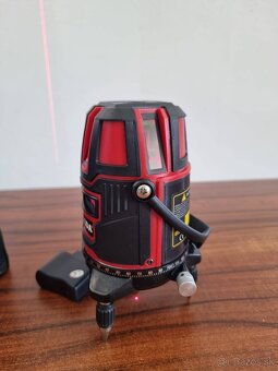 Predám nový krížový laser HILDA s červeným lúčom - 5