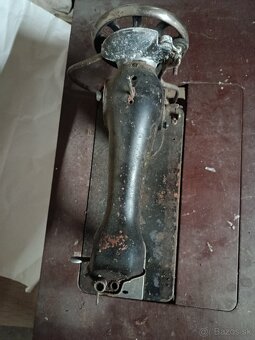 Starožitný šijací stroj - 5