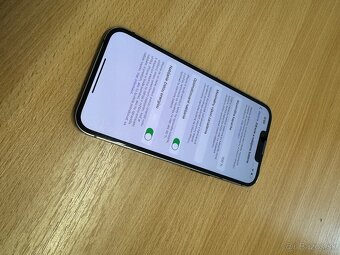 iPhone 13 – zelený - 5