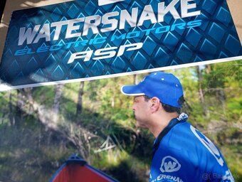 Predám Watersnake motor 18lbs/12v . - 5