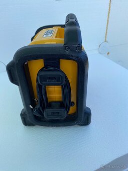 Predám stavebné rádio DEWALT - 5