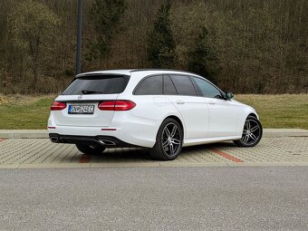 Mercedes-Benz E trieda Kombi 400 4MATIC 3.5 V6 AMG Line - 5