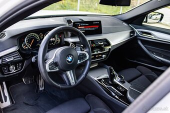 BMW 520d xDrive M Sport / TOP STAV / Virtuálny kokpit / - 5