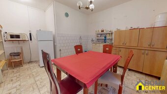 NA PREDAJ 5 IZBOVÝ POSCHODOVÝ DOM V CENTRE OBCE, IŽA, OKRES - 5