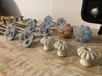 Úchyty na dvierka - 5