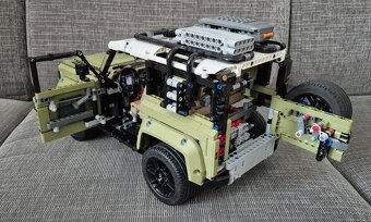 Lego Technic 42110 Land Rover Defender - 5