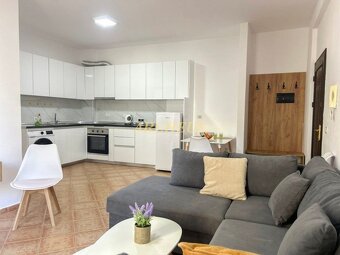 2 izbový apartmán pri mori v Albánsku, 62m2 - 5