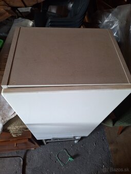 Predam kuchinsku skrinku a sufle knlhovnu perinak - 5