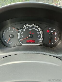 Predám Suzuki Swift 1.3 benzin - 5