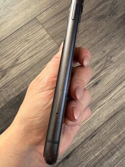 Predám IPhone 11 64gb - 5