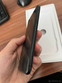 iPhone SE 2020 64GB Čierna - 5