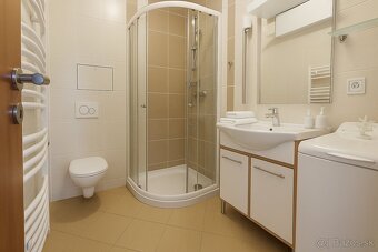 Máte všade blízko 2-izbový byt, XXL balkón, parking, i - 5