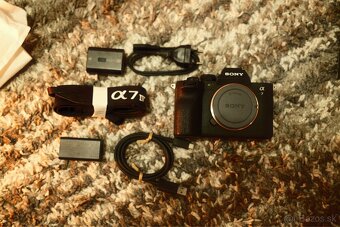 Sony a7iv s klietkou smallrig + fotobatoh Vanguard - 5