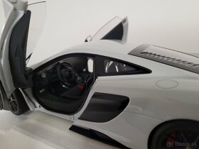 Model 1:18 McLaren 675 LT Autoart - 5